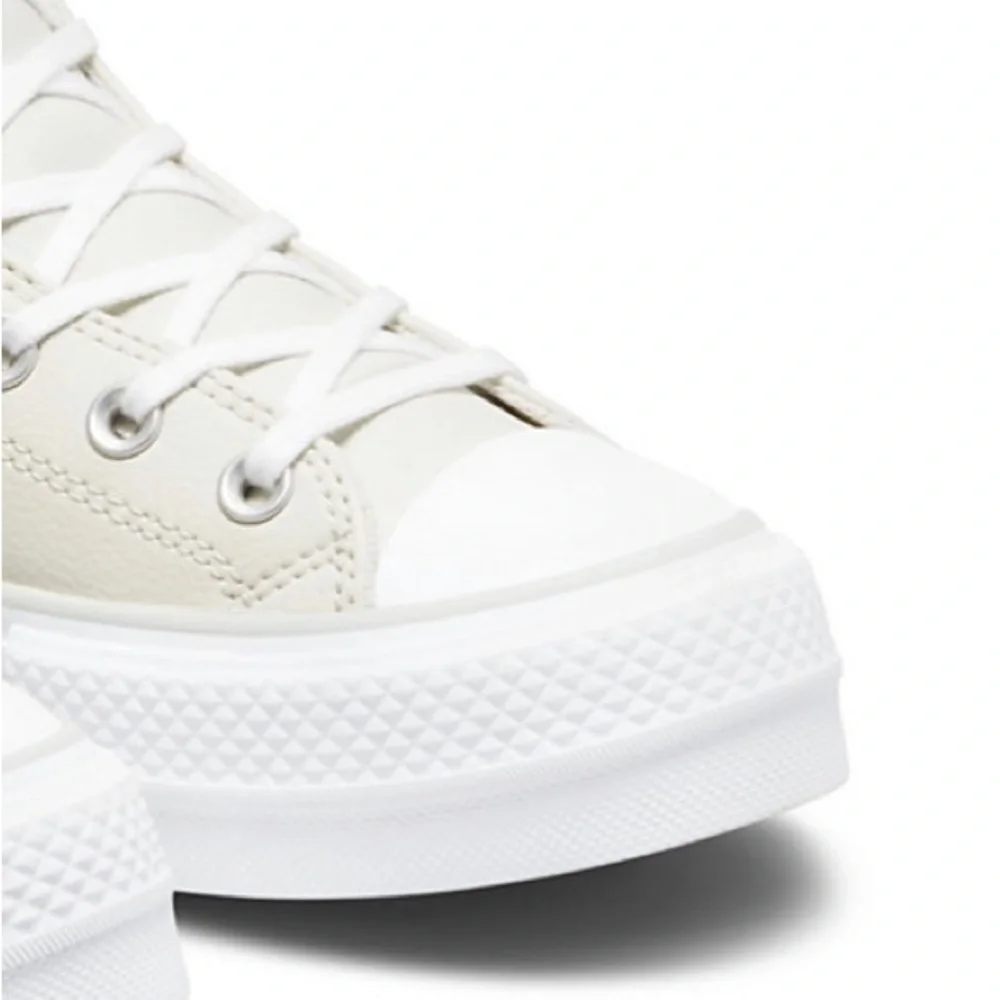 Converse Chuck Taylor All Star Lift Women's High-Top Platform Shoes - Picture 5 of 8